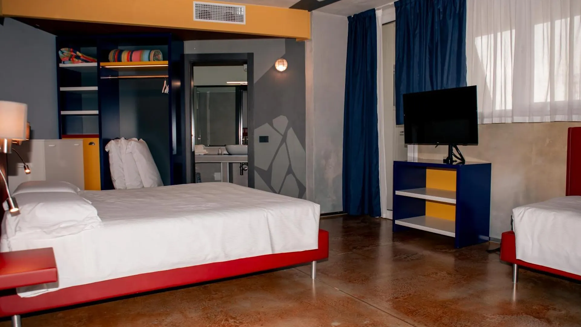 K Modern Hotel 페스키에라델가르다 3*,  이탈리아