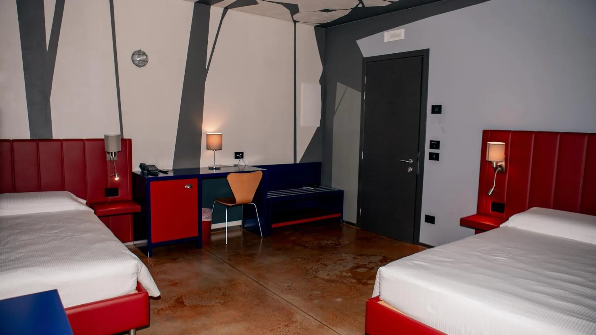 ***  K Modern Hotel 페스키에라델가르다 이탈리아