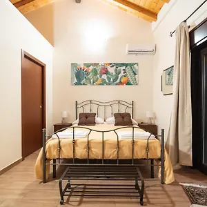  Bed & Breakfast Le Vie Del Centro Italy