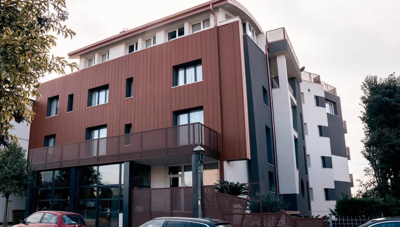 K Modern Hotel Peschiera del Garda 3*,  Italia