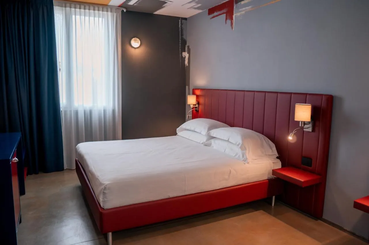 K Modern Hotel Peschiera del Garda 3*,