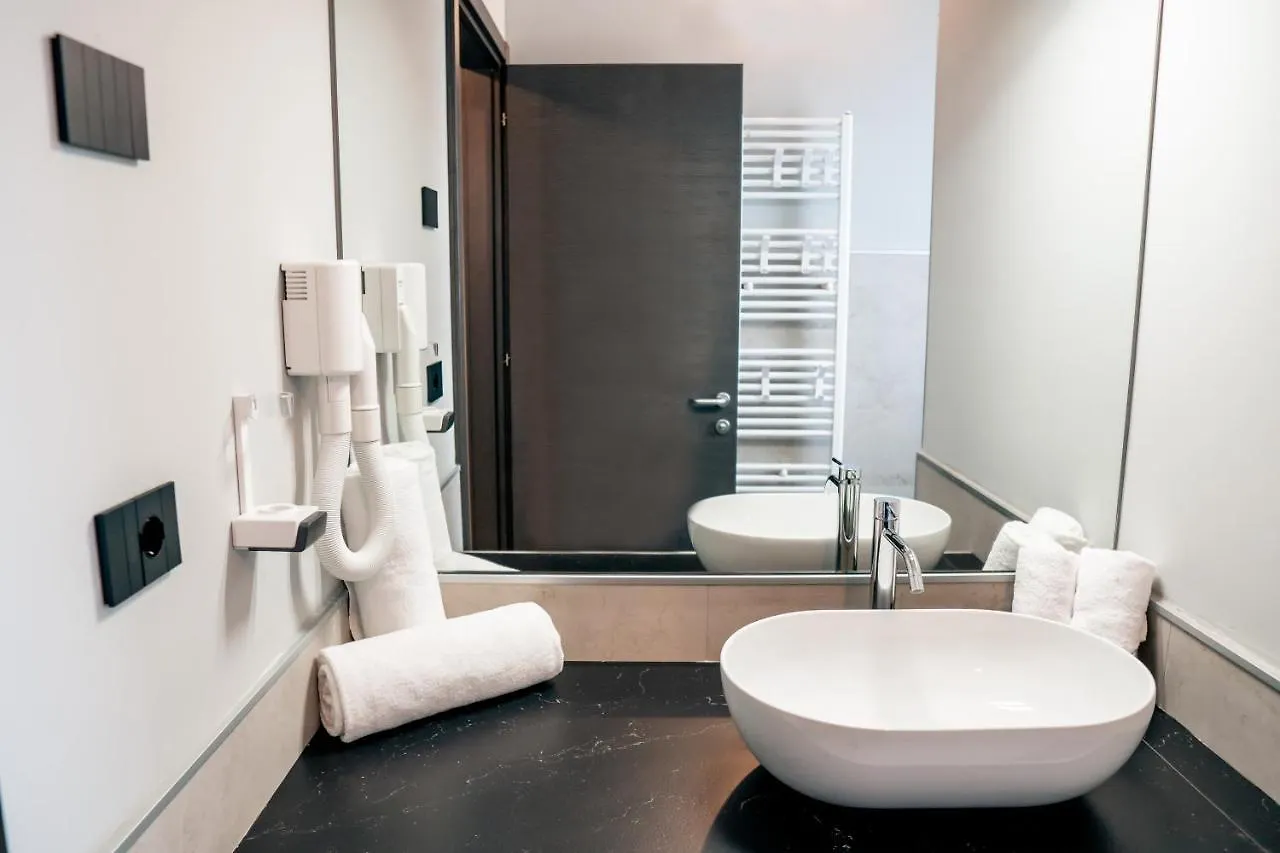 ***  K Modern Hotel Peschiera del Garda Italia